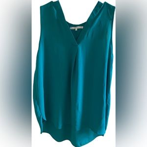 Violet & Claire Women’s V Neck Sleevless Blouse Size Large